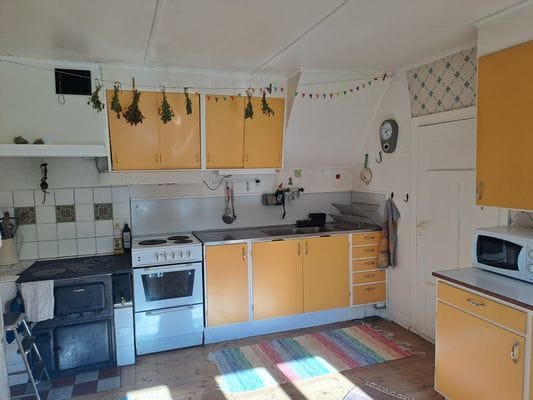Hus i skogsglänta i Tiveden - Bild 5