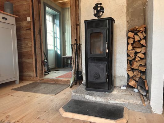 Mysig timmerstuga med kamin i södra Värmland - Bild 10