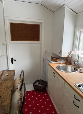 Stuga med unikt sjöläge i Stocksund - Bild 16