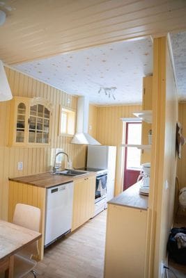 Stuga med uppvärmd pool och gångavstånd till havet - Bild 9