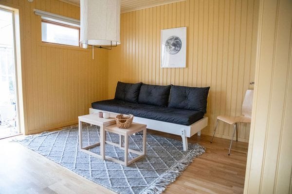 Stuga med uppvärmd pool och gångavstånd till havet - Bild 6