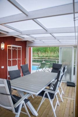 Stuga med uppvärmd pool och gångavstånd till havet - Bild 3