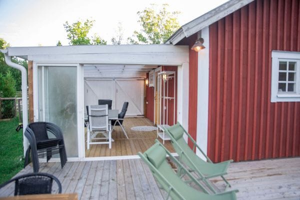 Stuga med uppvärmd pool och gångavstånd till havet - Bild 2