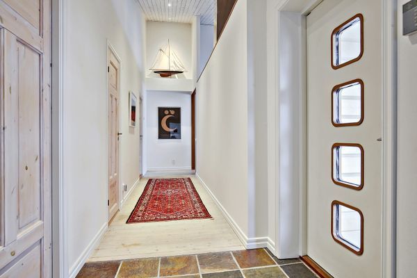 Lyxvilla på 300 m2 med pool, spa, gym och lekplats - Bild 17