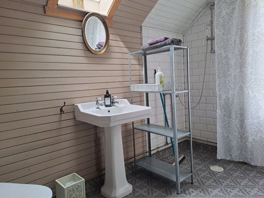 Rosendala semesterhus 3 sovrum, 7 bäddar. Bodafors - Bild 8