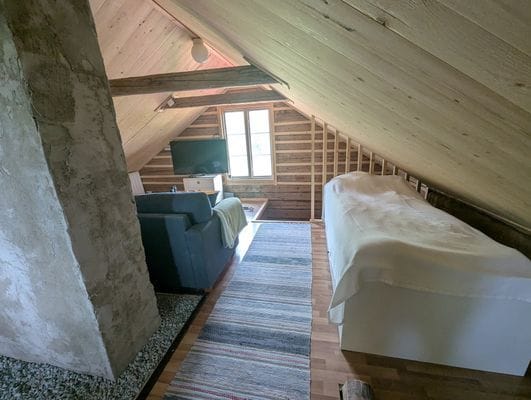 Timrad stuga nära fjällen - Bild 24