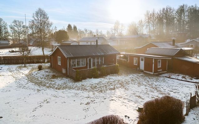 Mysig stuga nära sjö och natur - Bild 8