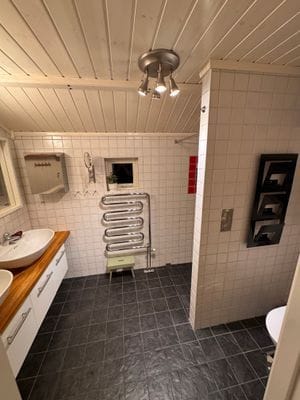 Dalagård i vacker bymiljö - Bild 11