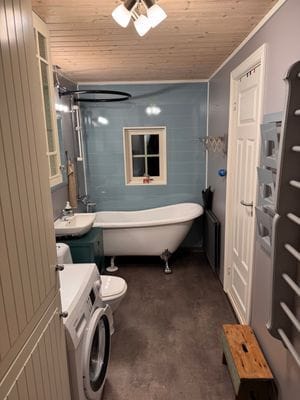 Dalagård i vacker bymiljö - Bild 12
