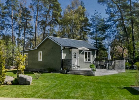 Två stugor 65 + 44 m2 på stor tomt i Gnisvärd - Bild 3