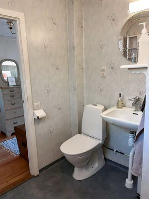 Stuga i Vikarbyn m. idyllisk sjötomt & egen brygga - Bild 14