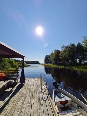 Stuga i Vikarbyn m. idyllisk sjötomt & egen brygga - Bild 4
