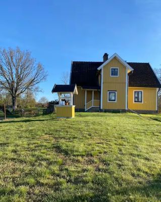 Gula huset på kullen - Bild 2