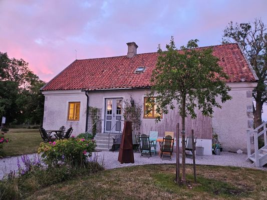 Charmigt Gotlandshus i vacker miljö - Bild 25