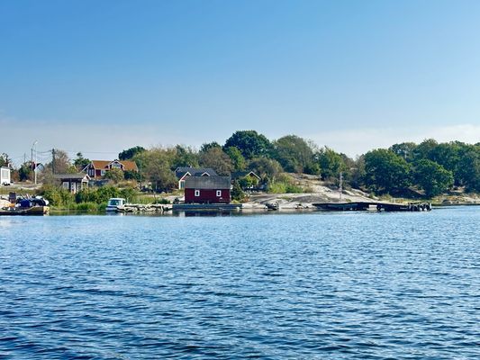 Charmigt skärgårdshus – egen brygga & badplats - Bild 45