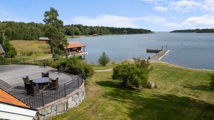 Vacker villa vid kusten i skärgården - Bild 4