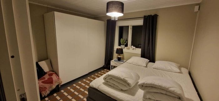 Sovrum 2 med dubbelsäng.