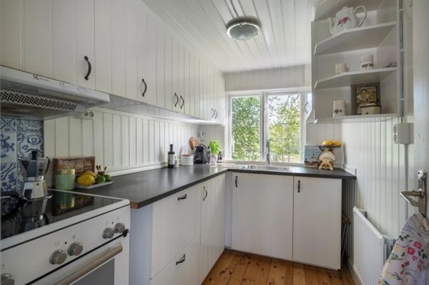 Mälarens bästa sjötomt (?) med egen 45m2brygga+båt - Bild 8