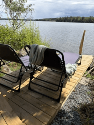Här solar och badar du i lugn och ro