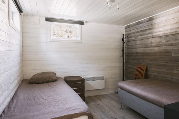 Sommarstuga på ö med närhet till vatten - Bild 9