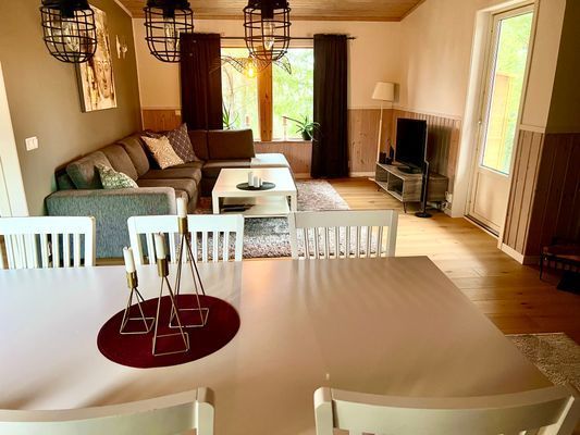 Öppen planlösning i sällskapsrummet