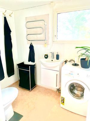 Vakuumtoalett, handfat och tvättmaskin