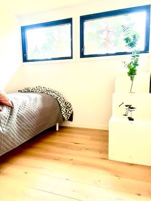 Sovrum 1 med en 90cm säng