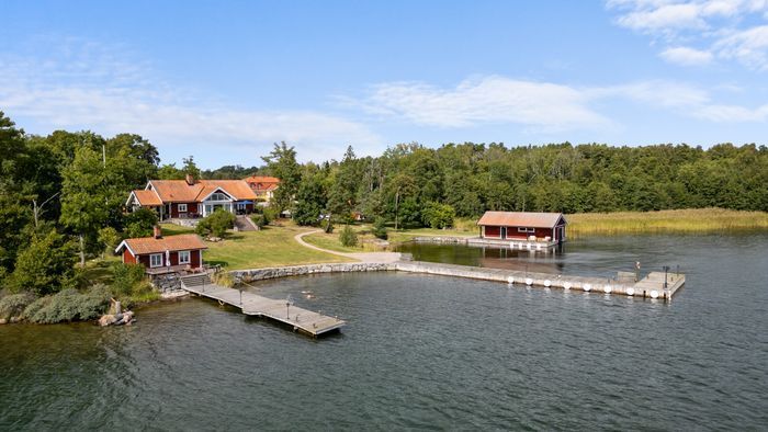 Vacker villa vid kusten i skärgården - Bild 5