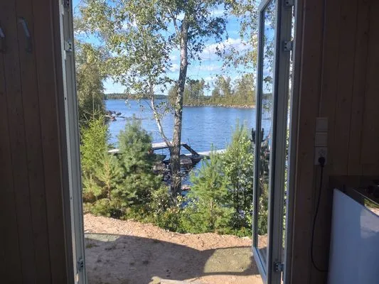 Friggebod vid sjö med bastu. Digital detox. - Bild 4