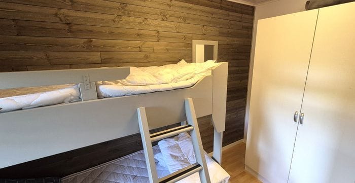 Sovrum 2 - Våningssäng med 120 cm underslaf