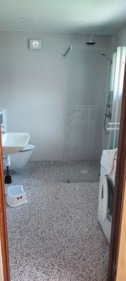 WC på entréplan med dusch och tvättmaskin