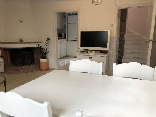 Visby innerstad med gård/p-plats - Bild 5