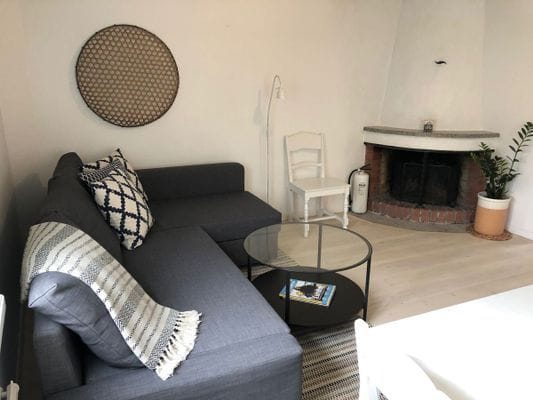 Visby innerstad med gård/p-plats - Bild 3