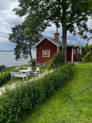 Stuga med fin utsikt över Bråviken, Kolmården