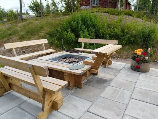 Trivsam gäststuga med sjöläge - Bild 13