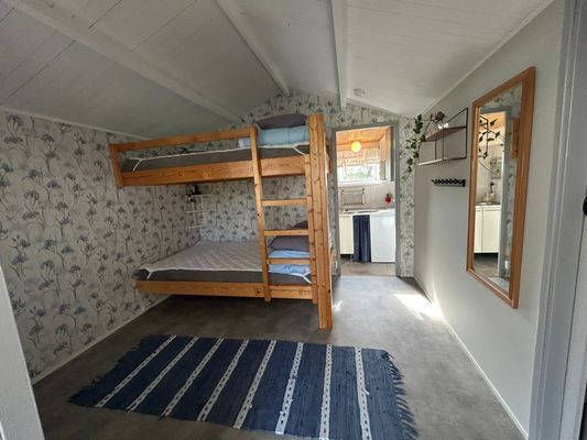 Luftig minivilla och smart planerad attefallare - Bild 15