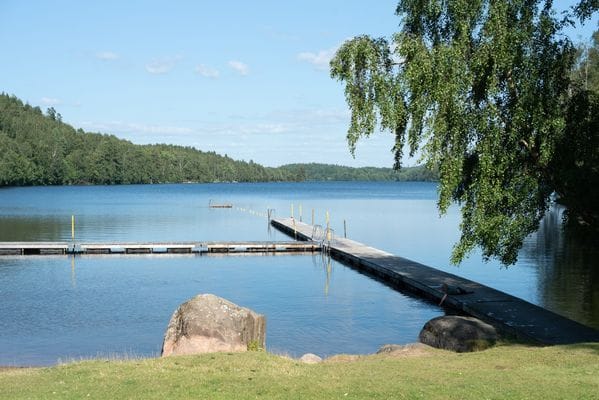 Lilla Hålsjön, 700 m från gården