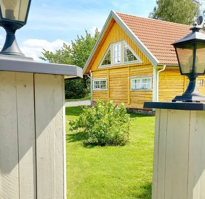 Hus med själ & charm. Egen strand, brygga, båt.