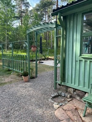 Idyllisk liten stuga vid Gamla Malmsjön - Bild 2
