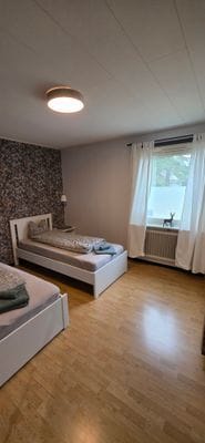 Villa Kjell – Bekvämt enplanshus med egen trädgård - Bild 47