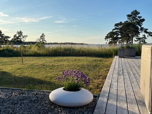 Havsnära arkitektritad villa - Bild 12