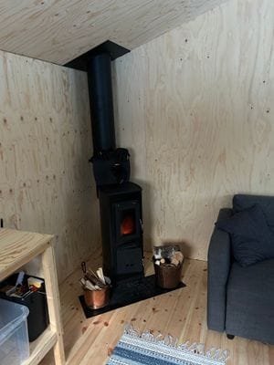 Nybyggd stuga med vedeldad bastu nära Hudiksvall - Bild 3