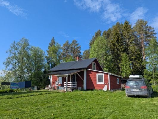 Timrad stuga nära fjällen - Bild 2