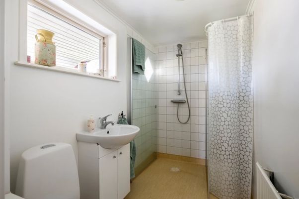 Mälarens bästa sjötomt (?) med egen 45m2brygga+båt - Bild 10