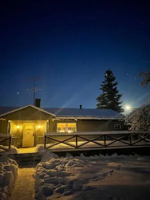 Skärgårdshus med bastu och brygga nära Stockholm - Bild 22