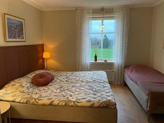 Sovrum 3 (2 enkelsängar (90x200) + 1 enkelsäng (80x200)