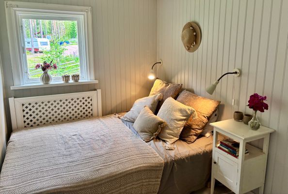 Sovrum 2, 140 cm säng