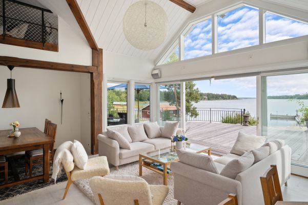 Vacker villa vid kusten i skärgården - Bild 8