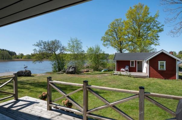 Mälarens bästa sjötomt (?) med egen 45m2brygga+båt - Bild 2