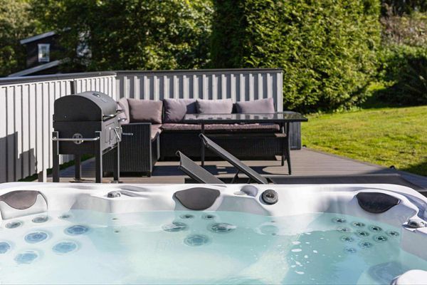 Spastuga med jacuzzi och vedeldad bastu - Bild 5